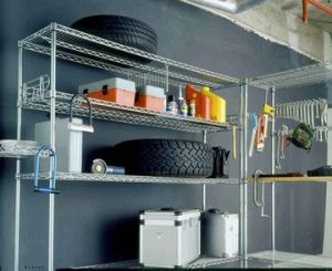 物置収納のコツは 収納棚を活用したスッキリ収納アイデア