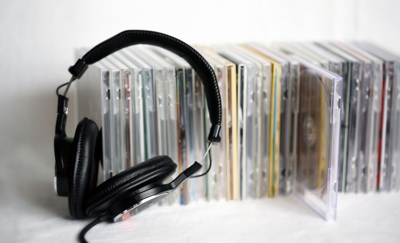 CDラック収納6選】大切なCD・レコードを大量に収納できるラックを紹介