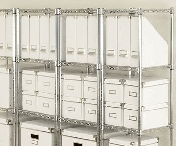 フック付きフレームなら、ワイヤーネットに掛けて飾ることもできます