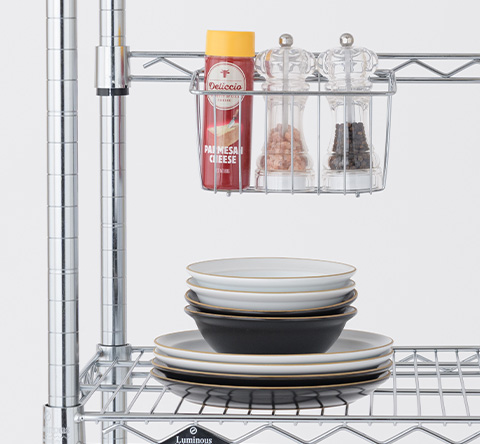 ワイヤーバーを使えば
ラックの内側にも掛かります